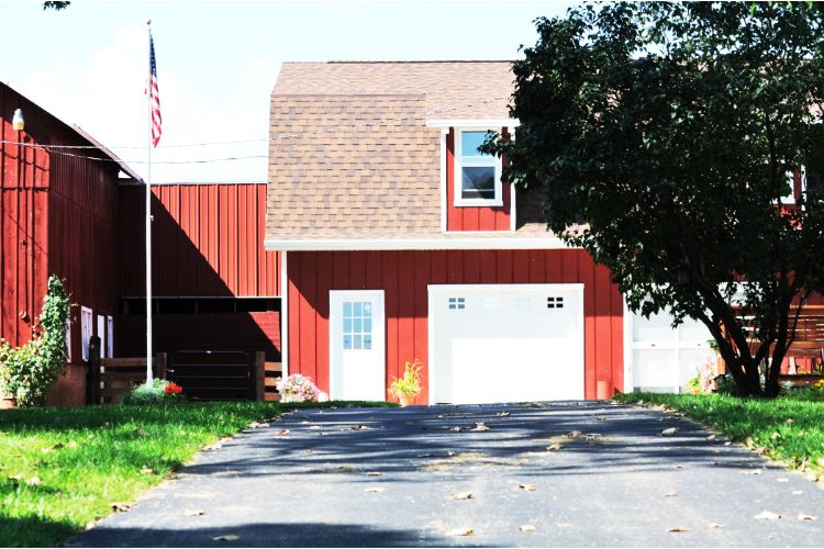 building a pole barn red